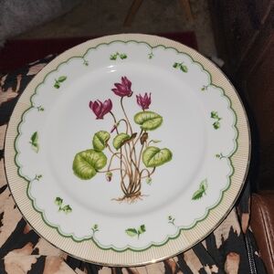 Cyclamen Decorative Plate (Vintage)